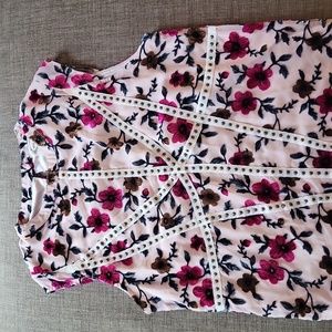 Mia Joy Size Small Cap Sleeved Garden Blouse
